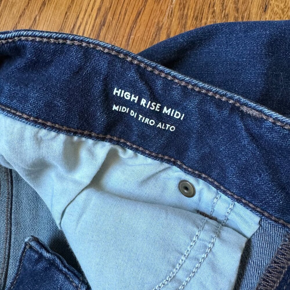 Universal Thread High Rise Denim Shorts - Picture 2 of 4
